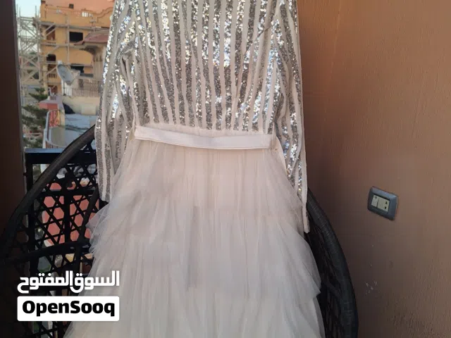 فستان سواريه ملكي ترتر فضي وطبقات تل - كالجديد لبسة واحدة