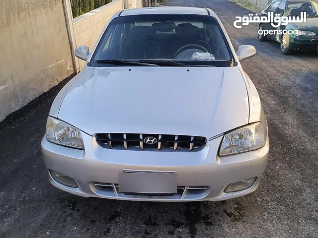 للبيع هونداي فيرنا موديل 2000 لون فضي للجادين ان شاء الله ما راح اقصر معهم