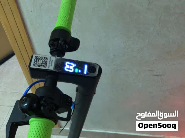 سكوتر للبيع جديد استخدم 7 او 8 مرات