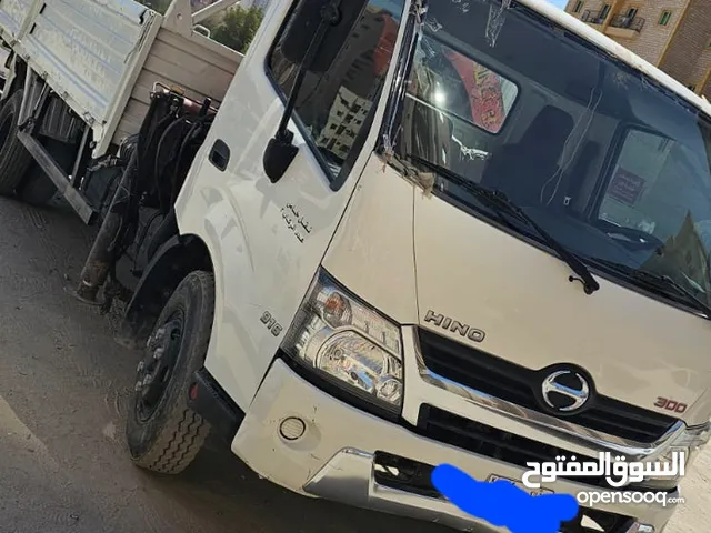 للبيع هاف لوري كرين ماركة هينو موديل 2019