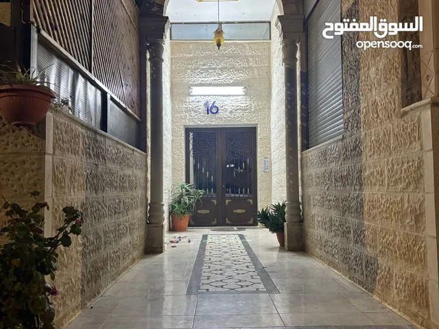 179 m2 3 Bedrooms Apartments for Sale in Salt Other