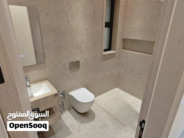 شقة للإيجار مفرده او 4