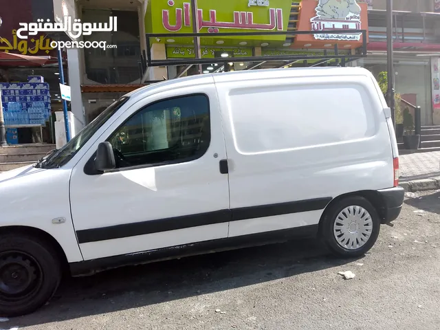 بكب فان بيجو بارتنر موديل 2001 بحاله جيده جدا
