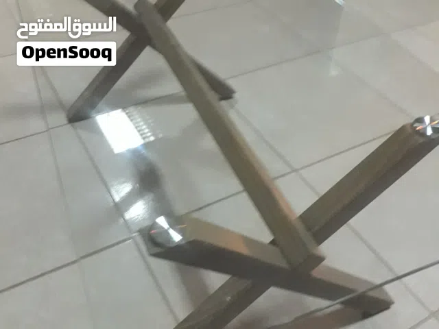 طاوله نضيفه وجزامه للبيع بالسالميه