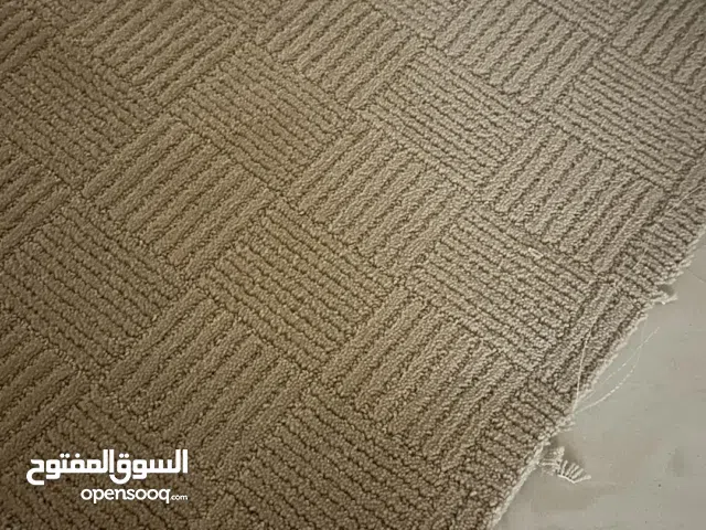 سجاد كبير جدا  اصلي و جودة جيدة مستعمل للبيع