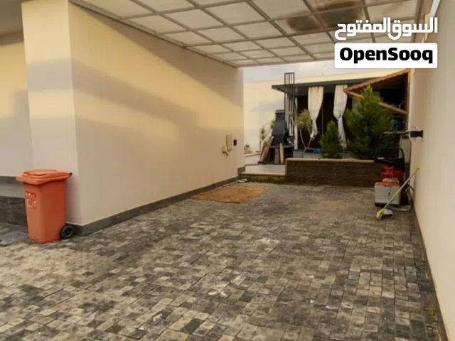 350 m2 4 Bedrooms Villa for Rent in Tripoli Janzour