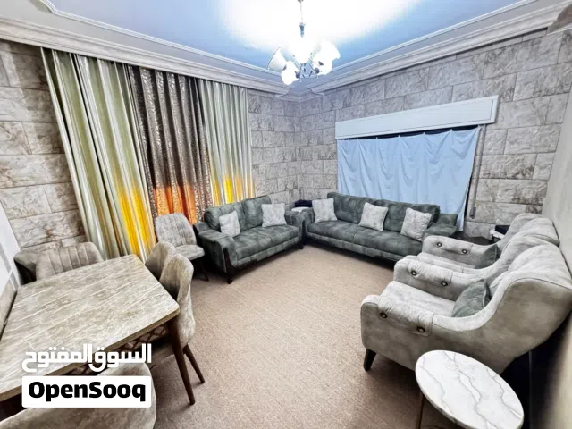 مجموعة اثاث مع اجهزة كهربائية للبيع بسعر مغري