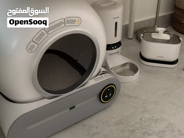 طقم أجهزة ذكية للقطط – تنظيف وإطعام وعناية القطط