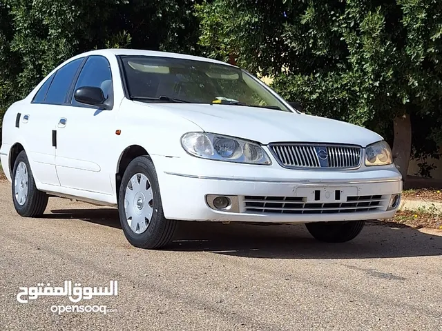 Nissan Sunny Standard in Tripoli