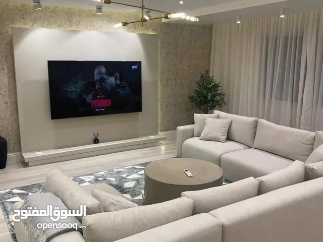 شقة للبيع في قلب جولدن سكوير