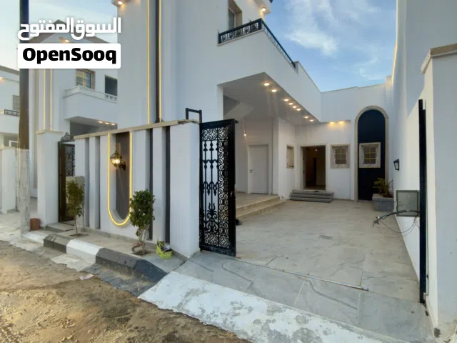 170 m2 3 Bedrooms Townhouse for Sale in Tripoli Ain Zara