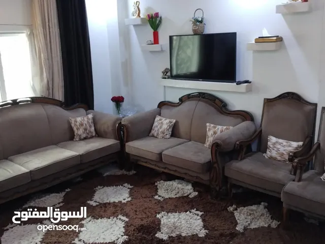 طقم كنب ل البيع بحاله ممتازه