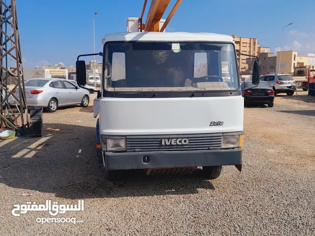 Hook Lift Iveco 1996 in Tripoli