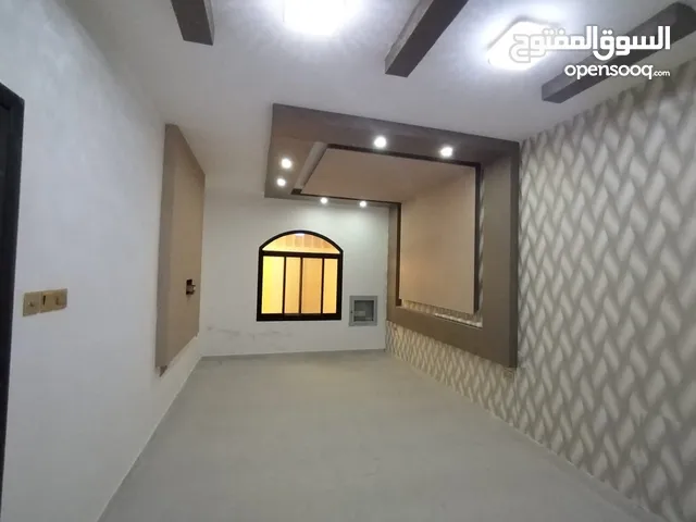 2500ft 3 Bedrooms Townhouse for Sale in Ras Al Khaimah Julfar