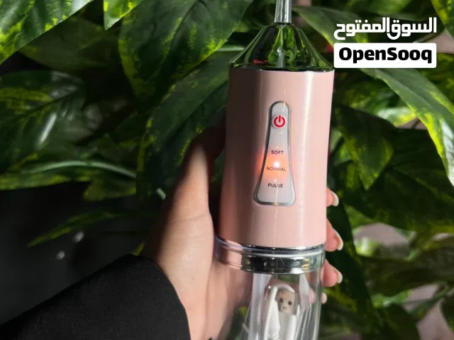 جهاز تنظيف الاسنان مع 3 سرعات وويا 4 رؤوس مختلفة مع شاحن