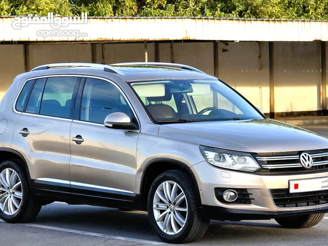 VOLKSWAGEN TIGUAN 2012, FULL OPTION WITH PANORAMIC SUNROOF FOR SALE