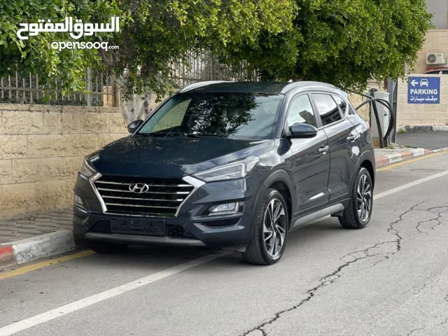 توسان 2020 ترخيص 2019 الجيب فل الفل ما عدا فتحه والله يبارك لصاحب النصيب