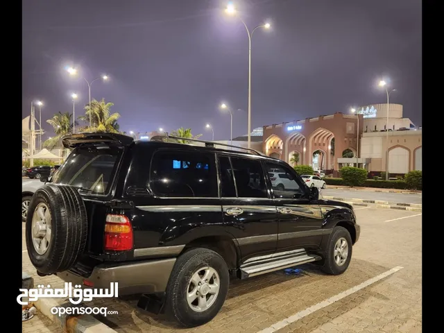 لاند كروزر تويوتا نظيف جدا للايجار اليوم في محافظة ظفار - بصلالة. car for rent Salalah