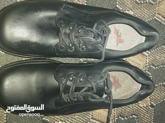 red wing  حذاء سافتي من شركه