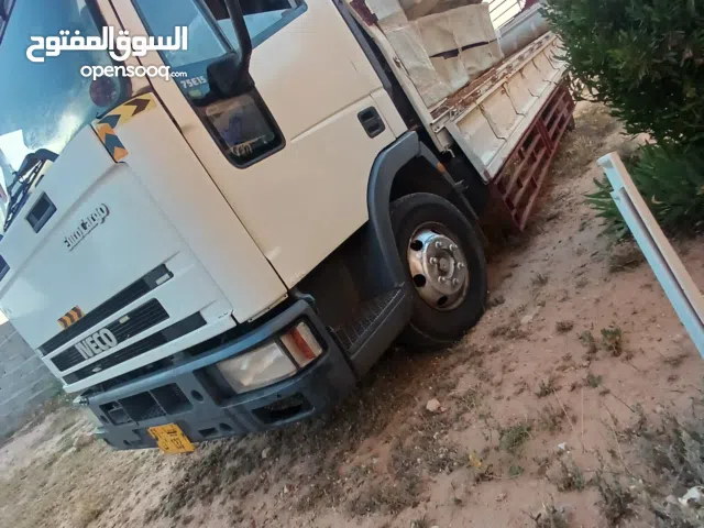 ريكاردو لنقل البضائع والاتات داخل وخارج طرابلس وكامل الجبل الغربي...........................