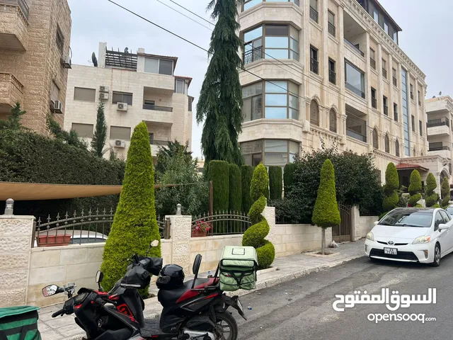 250m2 4 Bedrooms Apartments for Sale in Amman Um El Summaq