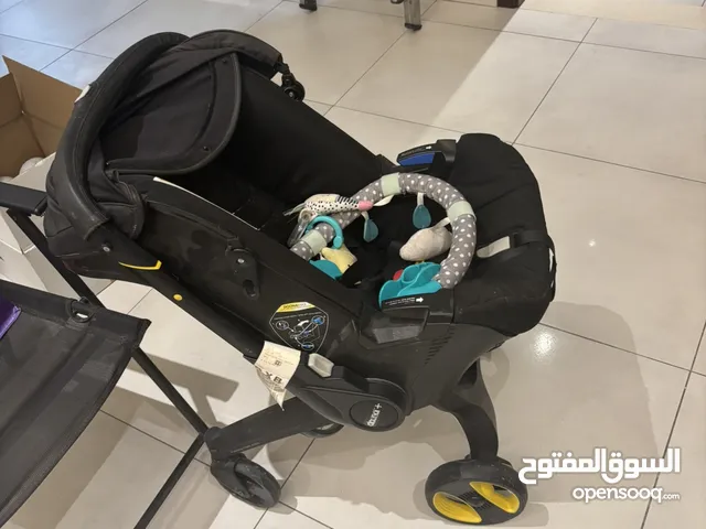 عربة اطفال بسعر مغري جدًا استعمال كم شهر