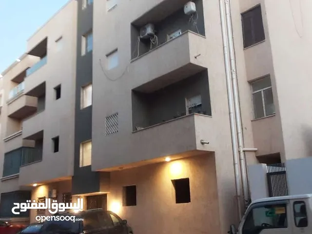 شقة للايجار في فينيسيا مخطط المودة موقع ممتاز الدور الاول علوي عمارة ممتازة شقة درجة اولى