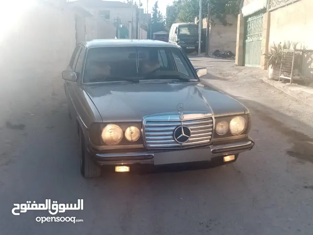 مرسيدس لف 200