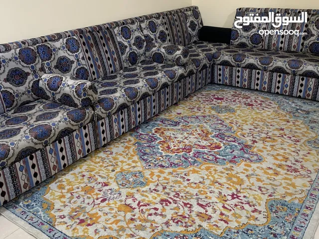 كنبات ل 10 اشخاص بحالة جيده 25 ريال ... 10seater sofa for sell only 25 riyal