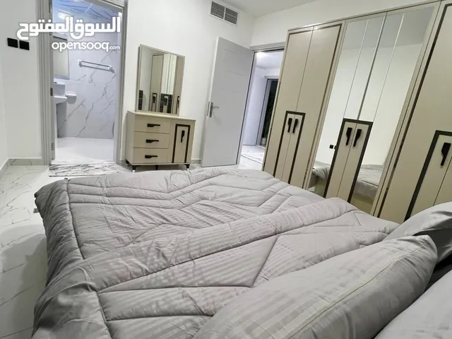 متاح شقه غرفه وصاله مفروش اول ساكن كورنيش عجمان فرشvipاطلاله بحريه السعر 4500