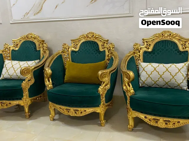 كنب وطاوله للبيع