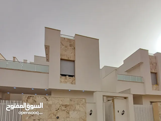 340m2 5 Bedrooms Villa for Sale in Tripoli Al-Serraj