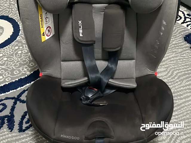 كرسي سيارة للأطفال