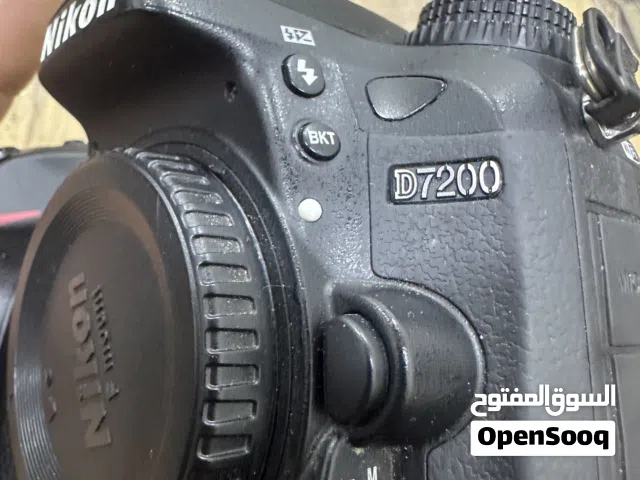 كامره نيكونD7200 نضافه 90/100مع عدسه الاصليه 18/140 شتها 32ك.