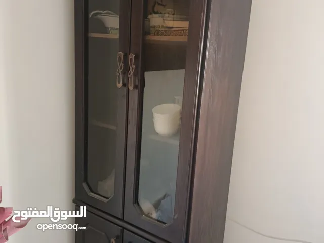 بوفيه ثلاث قطع بحالة ممتازة خشب ممتاز