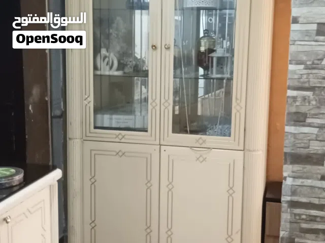 بوفيه وبيرو ومراية