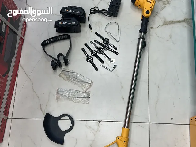 ماكينة قص عشب تعمل على البطارية