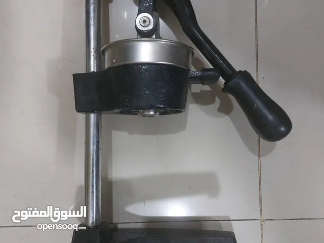 للبيع عصارة يدوية