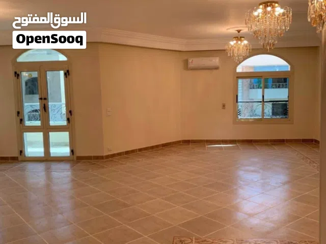 بنتهاوس للبيع متشطبه بالتكيفات جاهزه للسكن الفوري  في كمبوند#Fifth Square #المراسم