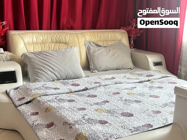 سرير للبيع