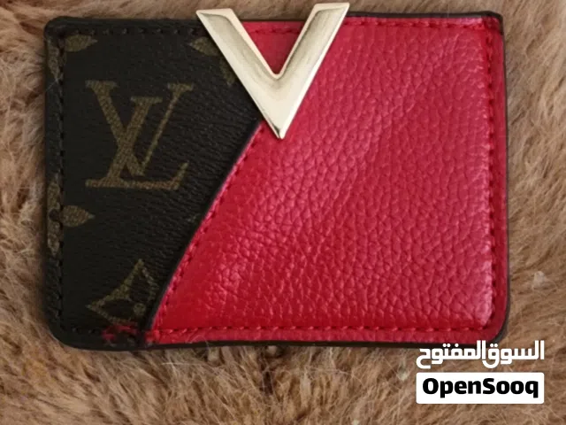 حافظة. بطاقات من نوع لويس فيتون.كيمونو.