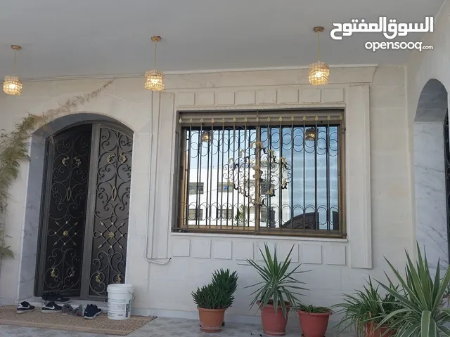 330 m2 3 Bedrooms Villa for Sale in Zarqa Al Zarqa Al Jadeedeh
