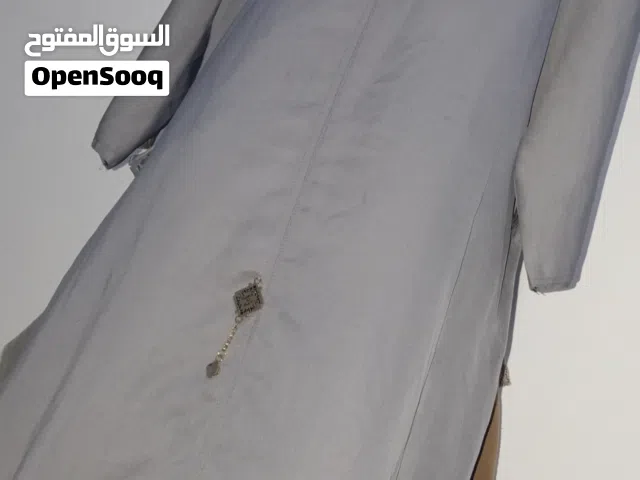 عباية بوشاحها لون رصاصي للبيع