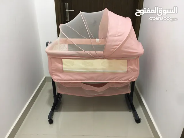 سرير طفل مستعمل شبه جديد