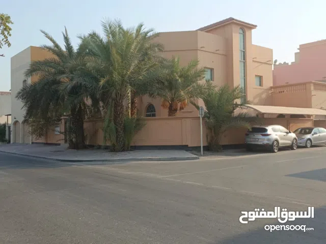 350 m2 4 Bedrooms Villa for Rent in Central Governorate Sanad