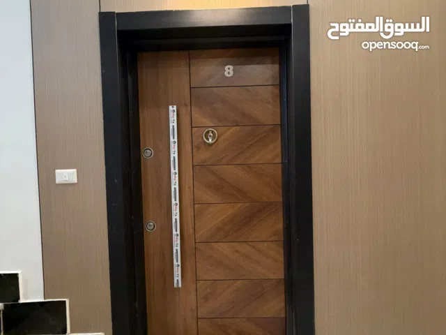 شقة للبيع طابق اول، طابق الثاني، طابق الثالث سوبر ديلوكس في أجمل مناطق منطقة ضاحية الاستقلال