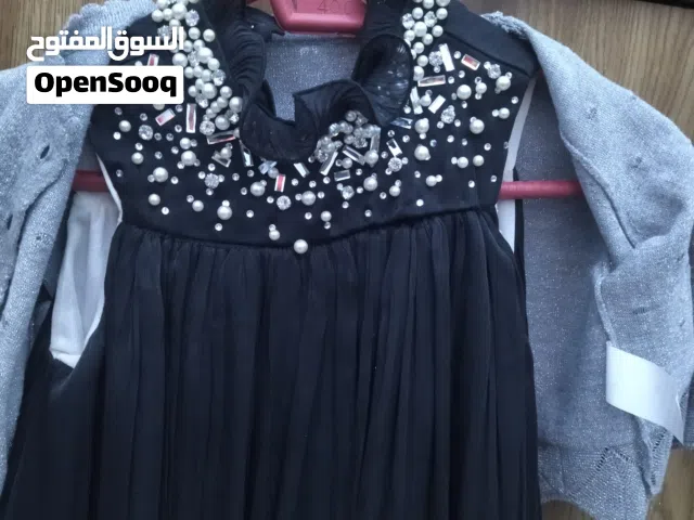 فستان عيد شبه جديد ملبوس مرتين فقط و بسعر كزيوني