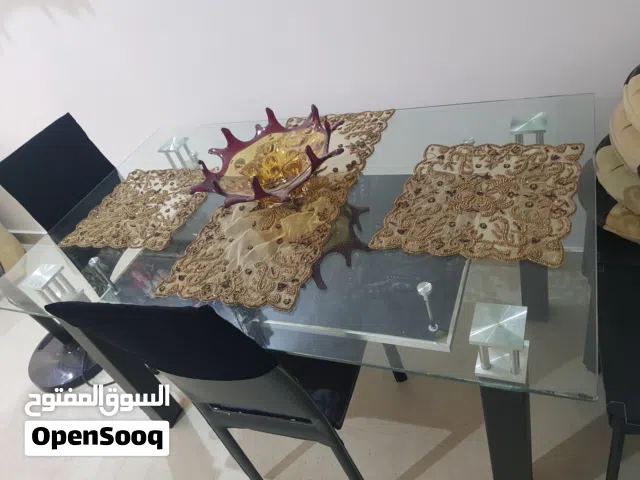 طاولة سفرة انيقة ونظيفة للبيع