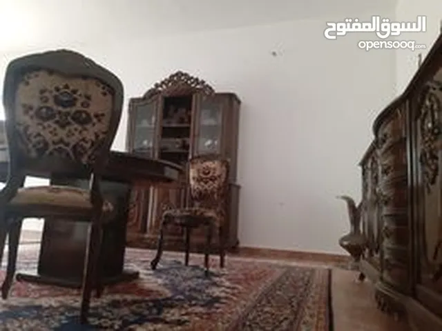 منزل  للبيع في مدينة طرابلس/ عين زارة /  4  شوارع الكهرباء / بالقرب من مسجد على إبن أبي طالب