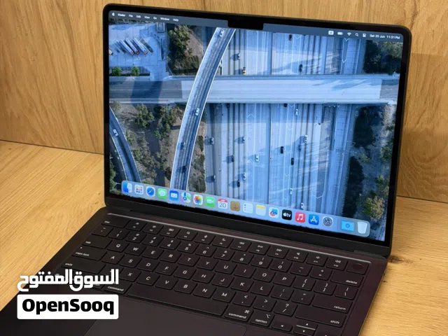MacBook Air 2025. M4-Chip. 16 RAM. 256 SSD. 13.6-inch